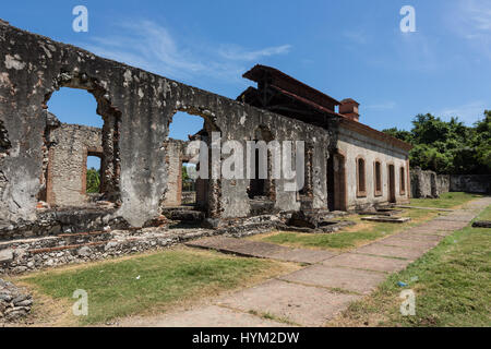 Ruinen des Nigua Sugar Mill oder Ingenio Boca de Nigua, gebaut in den 1600 in Nigua in der Dominikanischen Republik.  Im Jahre 1796 war es der Ort der Tannen Stockfoto