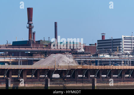 Detail von einem großen Stahlfabrik in den Niederlanden Stockfoto