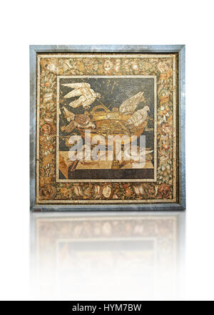 Römische Mosaik Vögel trinken aus Pompeji, Archäologisches Museum von Neapel, Italien Stockfoto