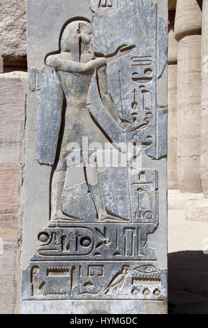 Linderung von Ramses dem großen auf seinem Denkmal-Tempel in Luxor Stockfoto