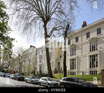 Georgische Häuser am südlichen Ende des Camberwell Grove, einer der elegantesten Straßen von Süd-London. Stockfoto