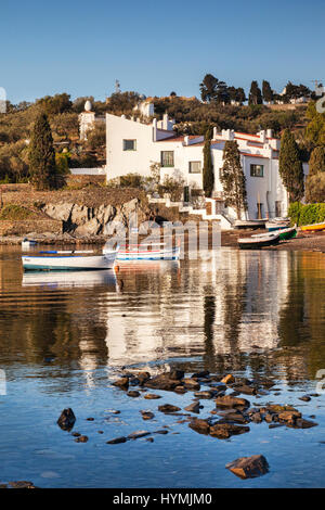 Das Haus von Salvador Dali, heute ein Museum, in Port Lligat, Girona, Katalonien, Spanien. Stockfoto