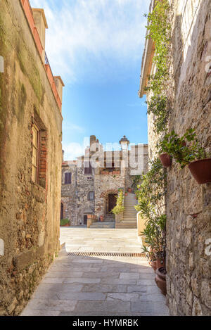 Gasse Straße im alten Dorf, Capalbio, Grosseto Provinz, Toskana, Italien Stockfoto