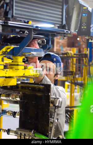 Togliatty, Gebiet Samara, Russland - Dezember 13: Montagelinie von LADA Autos Automobile Factory AVTOVAZ - am 13. Dezember 2007 in Togliatty Stockfoto