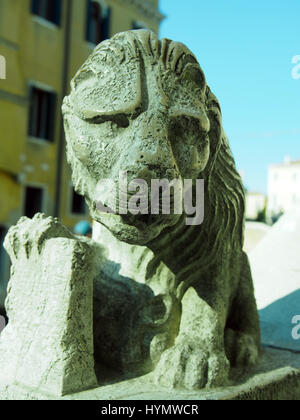 Kleinen venezianischen Löwen Skulptur typisch für Venedig oder verona Stockfoto