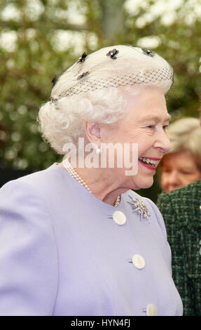 Ihre Majestät Königin Elizabeth 11 Teilnahme an der Chelsea Flower Show in London. Russell Moore Portfolio-Seite. Stockfoto