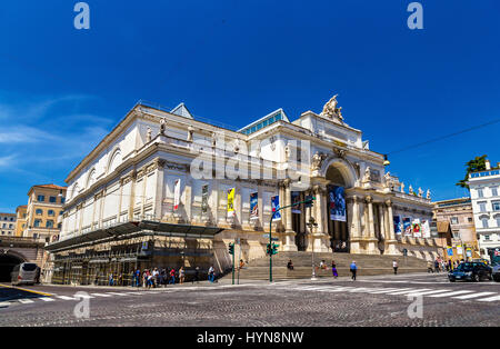 Rom - 10. Mai 2014: Blick auf den Palazzo Delle Esposizioni. Die Palazzo Delle Esposizioni ist eine neoklassizistische Ausstellungshalle, Kulturzentrum ein Stockfoto