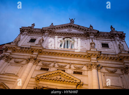 Venedig, Italien - ca. Mai 2015: Gebäude um Campo San Salvador in Venedig Stockfoto