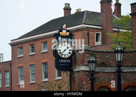 NORWICH NORFOLK UK 2. Oktober 2014: Norwich Union Uhr Stockfoto