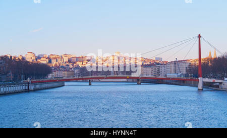 Fluss Saone und Passerelle du Palais de Justice Brücke, Lyon, Auvergne, Rhône-Alpes, Frankreich Stockfoto