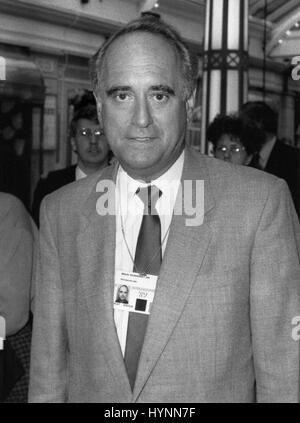 Dr. Brian Mawhinney, konservative Partei Parlamentsmitglied für Peterborough, besucht am Parteitag in Blackpool, England am 10. Oktober 1989. Stockfoto