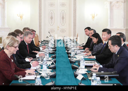 Helsinki, Finnland. 5. April 2017. Chinesischen Staatspräsidenten Xi Jinping führt Gespräche mit seinem finnischen Amtskollegen Sauli Niinisto in Helsinki, Finnland, 5. April 2017. Bildnachweis: Lan Hongguang/Xinhua/Alamy Live-Nachrichten Stockfoto