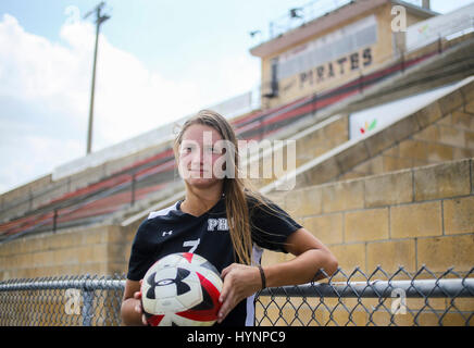 Florida, USA. 5. April 2017. CHARLIE KAIJO | Times.North Suncoast Spieler des Jahres von Pasco, Jordyn Kadlub, posiert für ein Porträt in Pasco High School in Dade City, Florida Mittwoch, 5. April 2017. Bildnachweis: Charlie Kaijo/Tampa Bay Times / ZUMA Draht/Alamy Live News Stockfoto