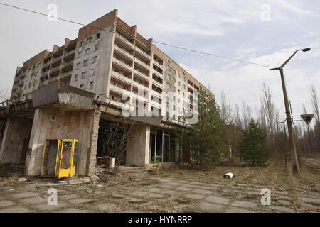 Kiew, Ukraine. 5. April 2017. Die verlassenen Stadt Pripjat-Stadt, in der Nähe der Chernobyl Nuclear Power plant in Kiew, Ukraine, am 05. April 2017.Ukrainians wird zum 31. Jahrestag der Tragödie von Tschernobyl am 26. April 2017 markieren. Die Explosion der Einheit 4 von Tschernobyl am 26. April 1986 Atomkraftwerk betrachtet nach wie vor das größte Unglück in der Geschichte der Kernenergie. Credit: Serg Glovny/ZUMA Draht/Alamy Live-Nachrichten Stockfoto