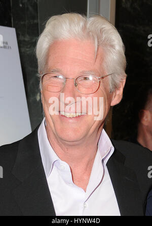 Los Angeles, CA, USA. 5. April 2017. 5. April 2017 - Los Angeles, Kalifornien - Richard Gere. Los Angeles Premiere '' Norman: The moderat steigen und tragischen Fall von ein New York Fixierer '' Linwood Theater am Pickford Center for Motion Picture Study in Los Angeles statt. Bildnachweis: Birdie Thompson/AdMedia Credit: Birdie Thompson/AdMedia/ZUMA Draht/Alamy Live-Nachrichten Stockfoto