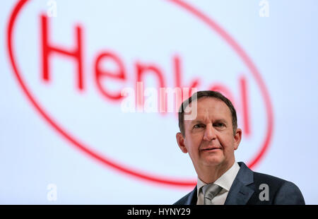 Düsseldorf, Deutschland. 6. April 2017. Hans Van Bylen, der CEO der deutschen chemischen und Konsumgüter Firma Henkel, Hauptversammlung des Unternehmens in Düsseldorf, 6. April 2017. Foto: Ina Fassbender/Dpa/Alamy Live News Stockfoto