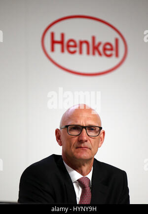 Düsseldorf, Deutschland. 6. April 2017. Dpatop - Timotheus Hoettges, der CEO der Deutschen Telekom und Mitglied des Board of Directors bei Henkel, auf der Hauptversammlung des Unternehmens in Düsseldorf, 6. April 2017. Foto: Ina Fassbender/Dpa/Alamy Live News Stockfoto