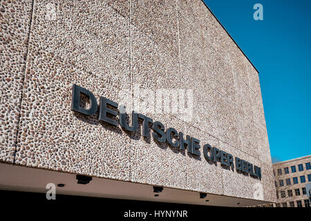 Berlin, Deutschland. 28. März 2017. Die Deutsche Oper in Berlin, am 28. März 2017. Foto: picture Alliance/Robert Schlesinger | weltweite Nutzung/Dpa/Alamy Live-Nachrichten Stockfoto