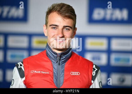 Hockenheim, Deutschland. 6. April 2017. DTM-Rennfahrer Nico Mueller aus der Schweiz, fotografiert während einer Pressekonferenz auf dem Medientag der Deutschen Tourenwagen Masters (Deutsche Tourenwagen Masters, DTM)-Rennserie auf dem Hockenheimring in Hockenheim, Deutschland, 6. April 2017. Foto: Uwe Anspach/Dpa/Alamy Live News Stockfoto