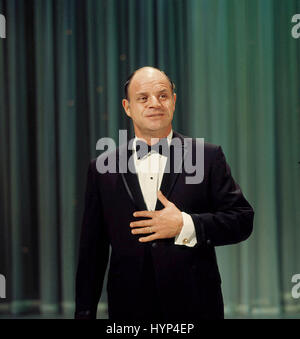 Don Rickles, US-amerikanischer Komiker und Schauspieler und Ehrenmitglied des Rat Pack starb Donnerstag in Kalifornien, im Alter von 90 in seinem Haus in Los Angeles durch Nierenversagen. Rickles ist am besten bekannt als Beleidigung comic und für seine Auftritte auf Deans Celebrity Braten in den 1970er Jahren. Rickles begann seine Karriere in der Komödie Durchführung in Nachtclubs und spielte später häufig in der Tonight Show. Im Bild: Unbekanntes - DON RICKLES Datum. Bildnachweis: Globus Photos/ZUMAPRESS.com/Alamy Live-Nachrichten Stockfoto