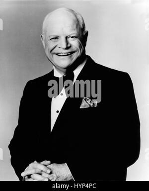 Don Rickles, US-amerikanischer Komiker und Schauspieler und Ehrenmitglied des Rat Pack starb Donnerstag in Kalifornien, im Alter von 90 in seinem Haus in Los Angeles durch Nierenversagen. Rickles ist am besten bekannt als Beleidigung comic und für seine Auftritte auf Deans Celebrity Braten in den 1970er Jahren. Rickles begann seine Karriere in der Komödie Durchführung in Nachtclubs und spielte später häufig in der Tonight Show. Im Bild: Unbekanntes - DON RICKLES Datum. (Kredit-Bild: © Globe Photos/ZUMAPRESS.com) Stockfoto