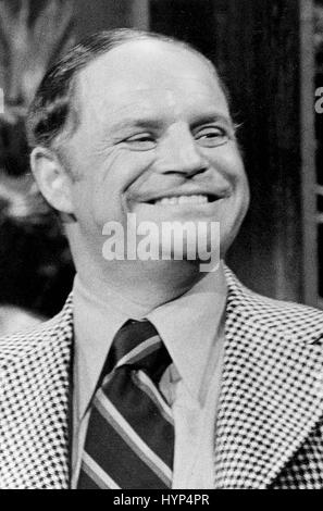 Don Rickles, US-amerikanischer Komiker und Schauspieler und Ehrenmitglied des Rat Pack starb Donnerstag in Kalifornien, im Alter von 90 in seinem Haus in Los Angeles durch Nierenversagen. Rickles ist am besten bekannt als Beleidigung comic und für seine Auftritte auf Deans Celebrity Braten in den 1970er Jahren. Rickles begann seine Karriere in der Komödie Durchführung in Nachtclubs und spielte später häufig in der Tonight Show. Bild: 1973 - DON RICKLES während '' The Tonight Show'' starring Johnny Carson'' 1973. (Kredit-Bild: © Globe Photos/ZUMAPRESS.com) Stockfoto