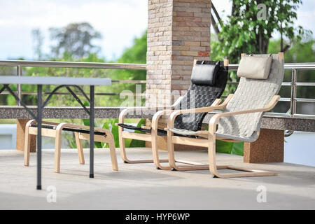 Outdoor Sitzecke mit Rattan sofa Stockfoto