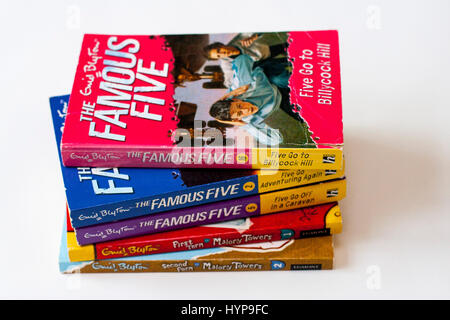 Stapel/Stapel von Enid Blyton Bücher, Klassik Kinder Bücher, Bücher der Kinder, junge Leser Stockfoto