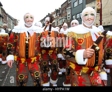 Der Karneval von Binche, Belgien ist als ein Meisterwerk des mündlichen und immateriellen Erbes der Menschheit von der UNESCO anerkannt. Stockfoto