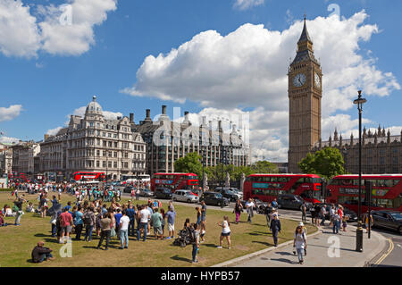 Menschen am Parliament Square, Big Ben, Häuser von Parlamenten, London, England, Großbritannien Stockfoto