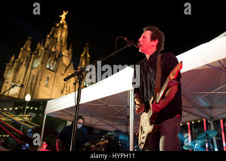 BARCELONA - SEP-4: Yo La Tengo (Band) in Konzert am Tibidabo Live Festival am 4. September 2015 in Barcelona, Spanien. Stockfoto