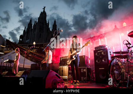 BARCELONA - SEP-5: Belako (Band) in Konzert am Tibidabo Live Festival am 5. September 2015 in Barcelona, Spanien. Stockfoto