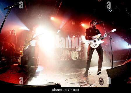 BARCELONA - 17 MAR: The Vaccines (Band) in Konzert im Razzmatazz Stadium am 17. März 2016 in Barcelona, Spanien. Stockfoto