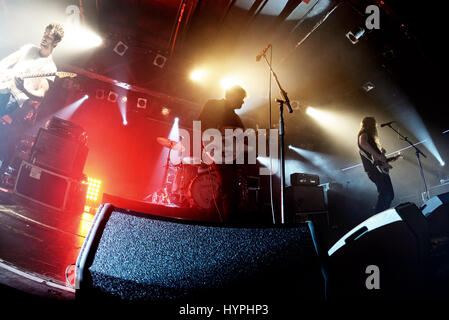 BARCELONA - 17 MAR: The Vaccines (Band) in Konzert im Razzmatazz Stadium am 17. März 2016 in Barcelona, Spanien. Stockfoto