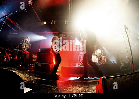 BARCELONA - 17 MAR: The Vaccines (Band) in Konzert im Razzmatazz Stadium am 17. März 2016 in Barcelona, Spanien. Stockfoto