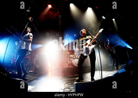 BARCELONA - 17 MAR: The Vaccines (Band) in Konzert im Razzmatazz Stadium am 17. März 2016 in Barcelona, Spanien. Stockfoto