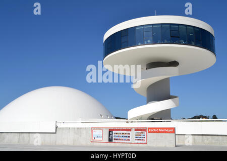 Blick auf das Niemeyer-Center Gebäude in Avilés, Spanien Stockfoto