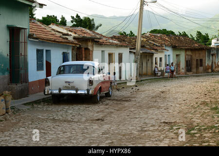 TRYNIDAD, Kuba - NOVEMBER 07: Standard-Straße in den ärmeren Teil der Stadt Trinidad auf Kuba in der touristischen Stadt am 7. November 2016 Stockfoto