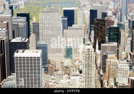 New York City, USA - 3. Mai 2015: Luftaufnahme des Manhattan Gebäude mit Central Park hinter Stockfoto