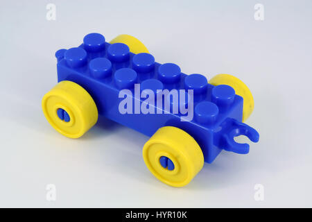 Blaues Auto Modell aus Kunststoff. Stockfoto