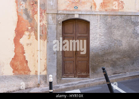 Haus mit verwitterten Fassade Stockfoto