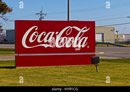 Ft. Wayne, IN - ca. Dezember 2015: Coca-Cola, Abfüllung, der weltweit größten Getränkeunternehmen ich Stockfoto