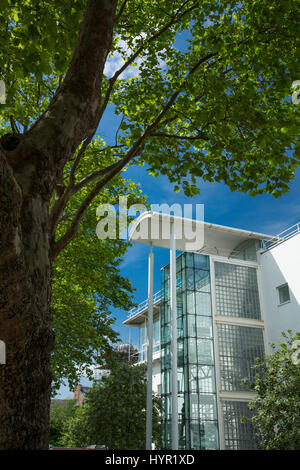 Vucherens robarts learning Resource Center (LRC) Bibliothek der Liverpool John Moores University, Liverpool, Großbritannien - 24 April 2014 Stockfoto