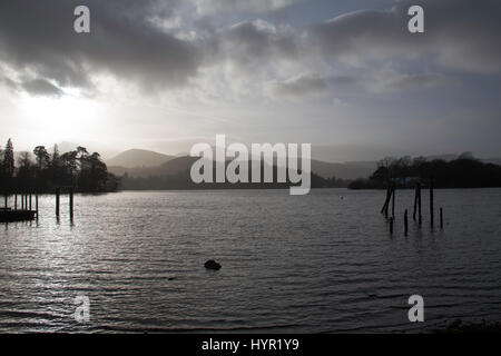 Ein Blick über Derwent Water in Richtung Causey Hecht Grisedale Pike Grasmoor und Hopegill Head aus Brüder Crag Keswick The Lake District Cumbria England Stockfoto