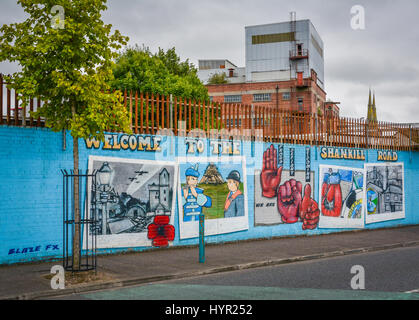 Wandgemälde in Belfast in der Nähe von Wasserfällen und Shankill Road, Nordirland