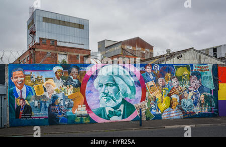 Wandgemälde in Belfast in der Nähe von Wasserfällen und Shankill Road, Nordirland Stockfoto