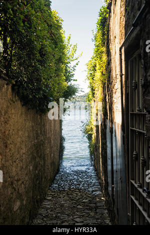 Torno (Como, Lombardei, Italien), alte typische Dorf entlang des Lario-Sees. Stockfoto