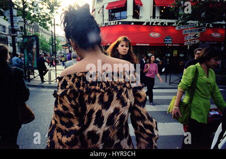 AJAXNETPHOTO. PARIS, FRANKREICH. -BOULEVARD DE STRASBOURG STRAßE KREUZUNG FOTO: JONATHAN EASTLAND/AJAX REF: 2084 28 Stockfoto