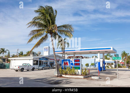 Pompano Beach, Fl, USA - 15. März 2017: Marathon Tankstelle in der Stadt von Pompano Beach. Florida, United States Stockfoto