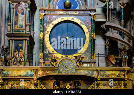 Astronomische Uhr des 19.. Jahrhunderts, orrery, heliozentrisches Planetenrad, Kathedrale Notre-Dame, Straßburg, Elsass, Frankreich, Europa, Stockfoto